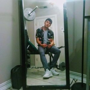 Meet your Posher, Alex